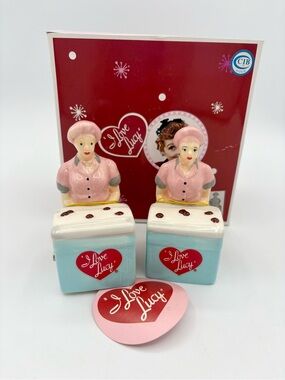 NEW IN BOX I Love Lucy Lucy & Ethel Chocolate Factory Salt and Pepper Shakers